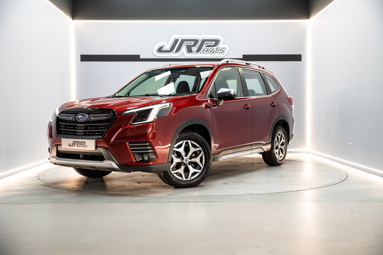 SUBARU Forester 2.0i Hybrid CVT Executive