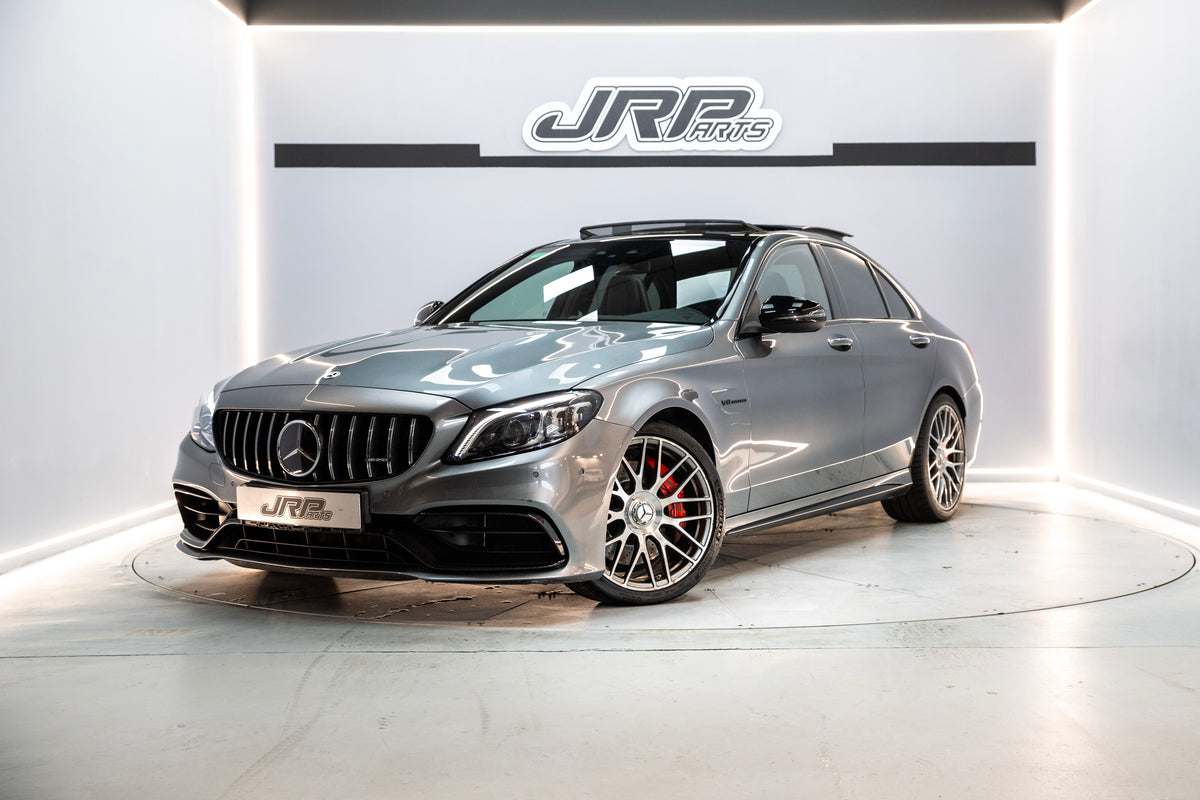 MERCEDES-BENZ AMG C 63 - 476cv