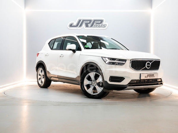 VOLVO XC40 2.0 D3 Momentum Auto 5p.