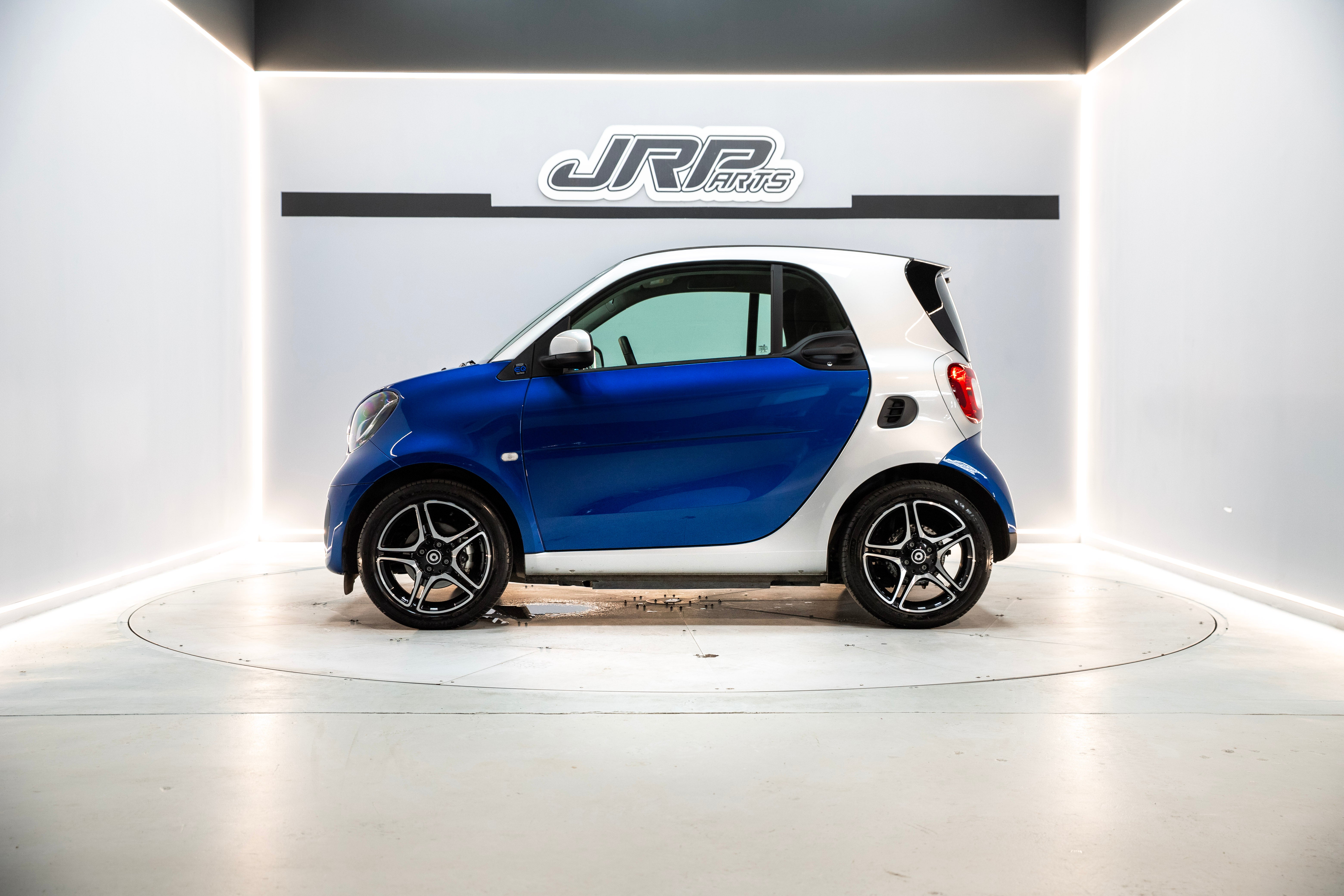 SMART fortwo 60kW81CV EQ coupe