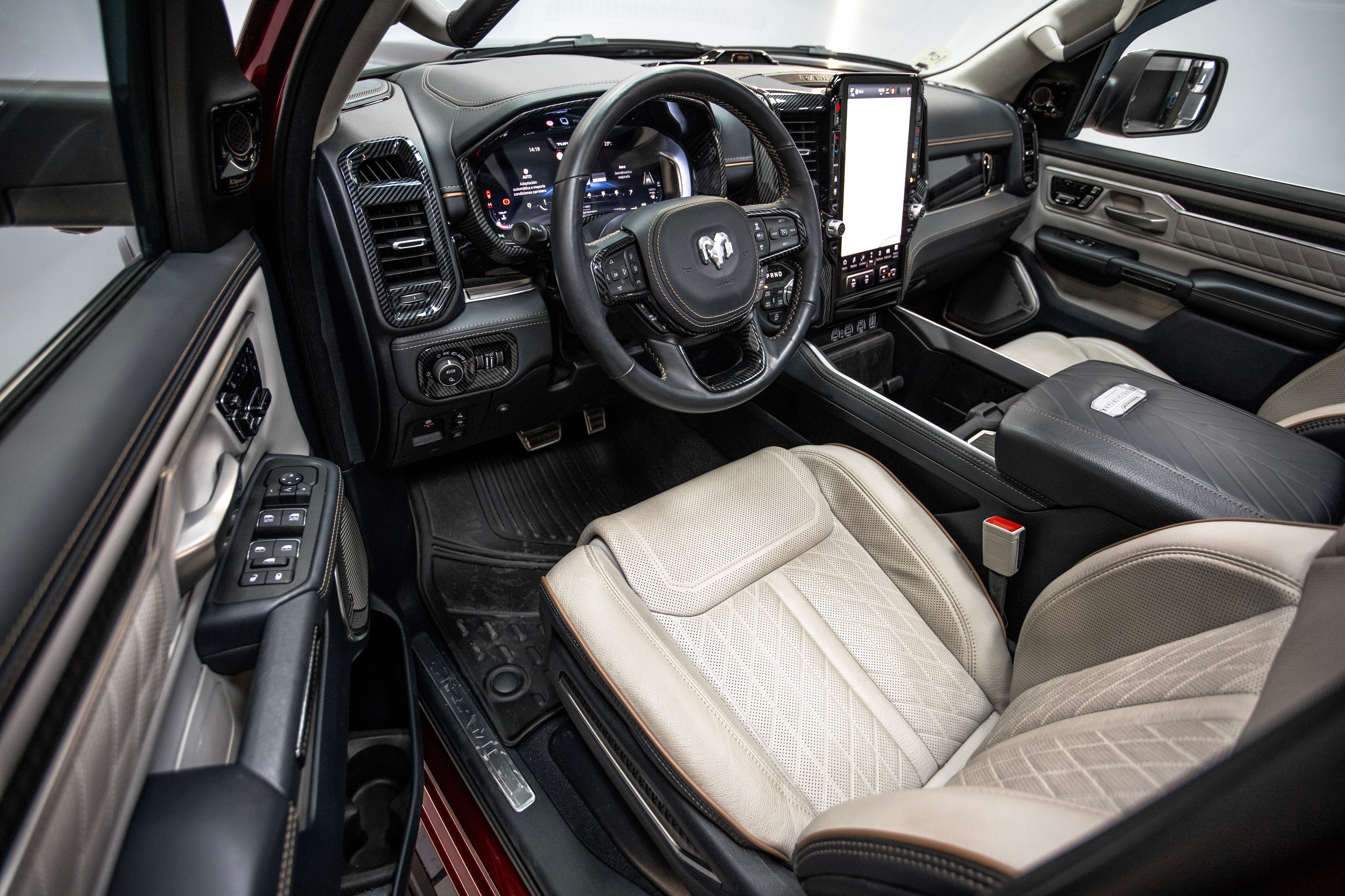 DODGE RAM TUNGSTEN DOBLE CABINA