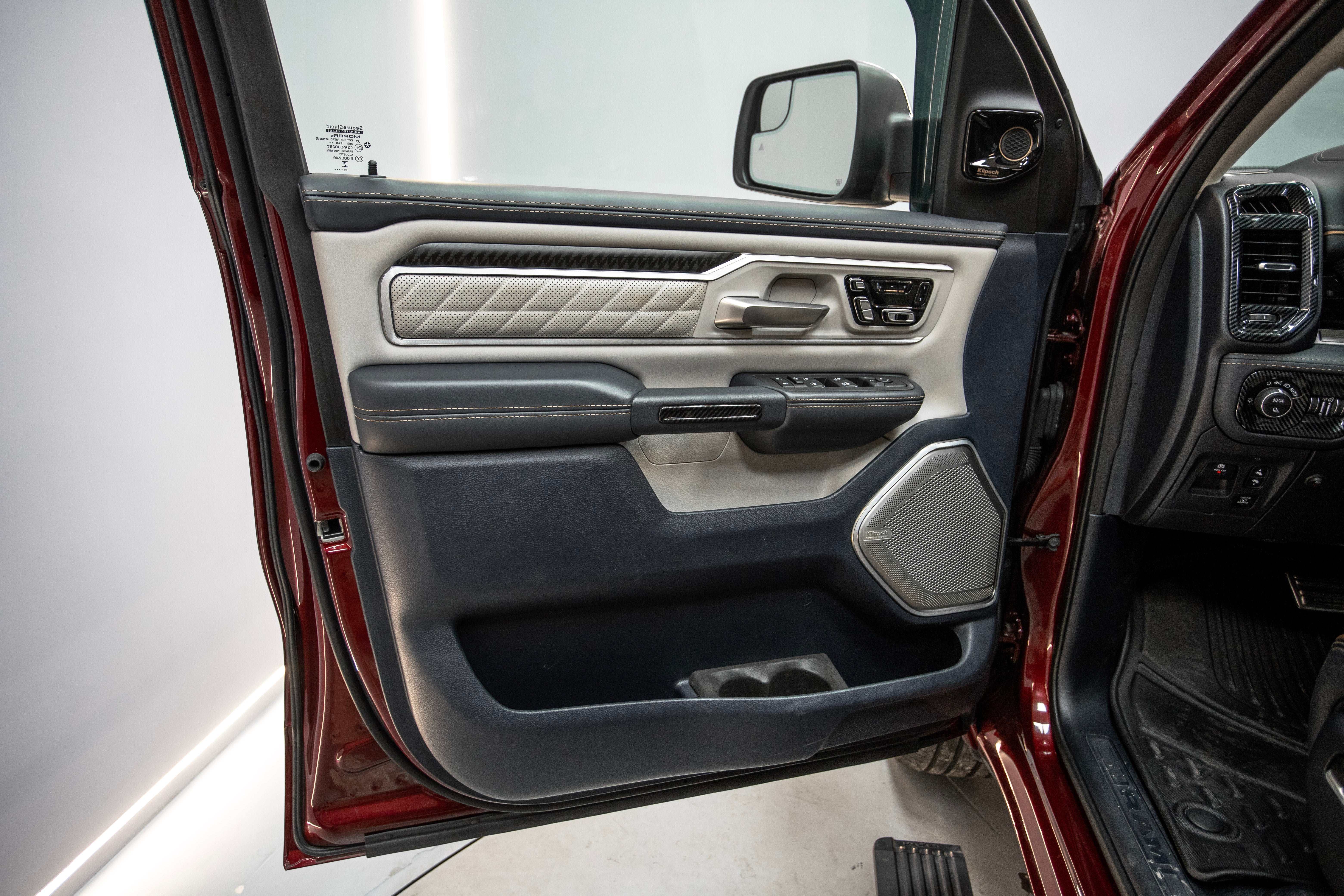 DODGE RAM TUNGSTEN DOBLE CABINA