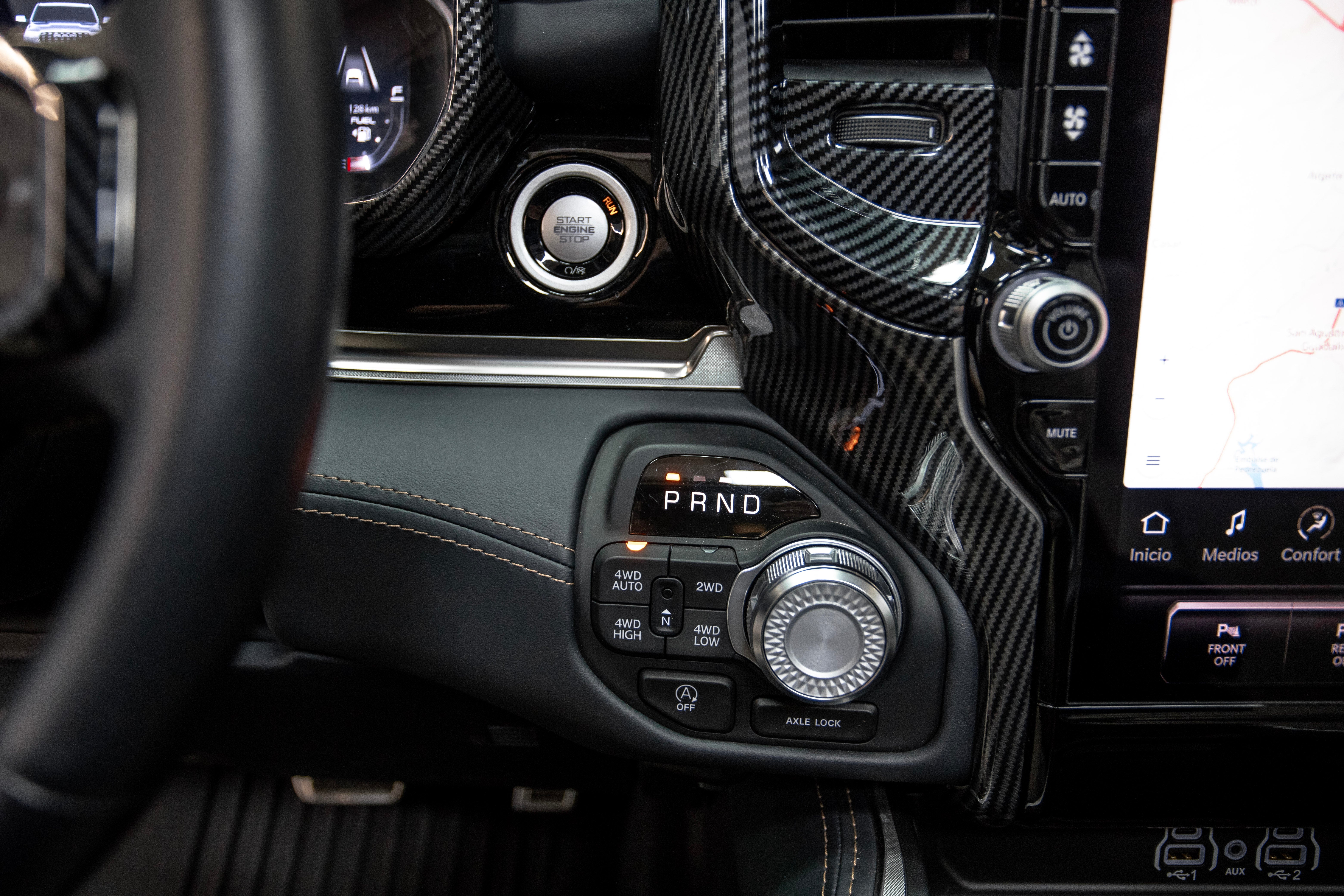 DODGE RAM TUNGSTEN DOBLE CABINA