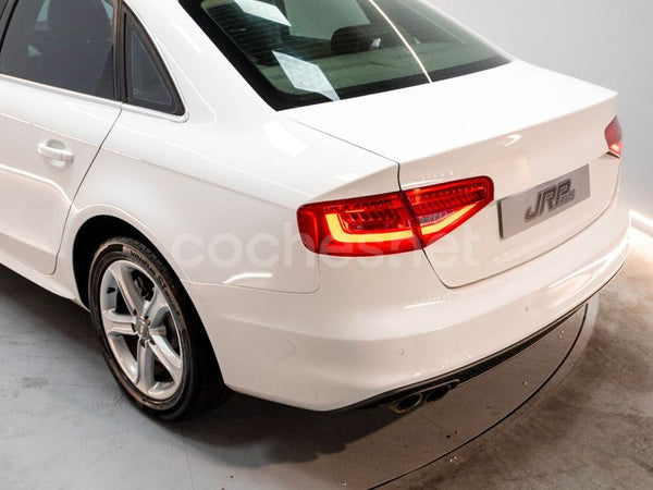 AUDI A4 2.0 TDI 150CV design edition 4p.