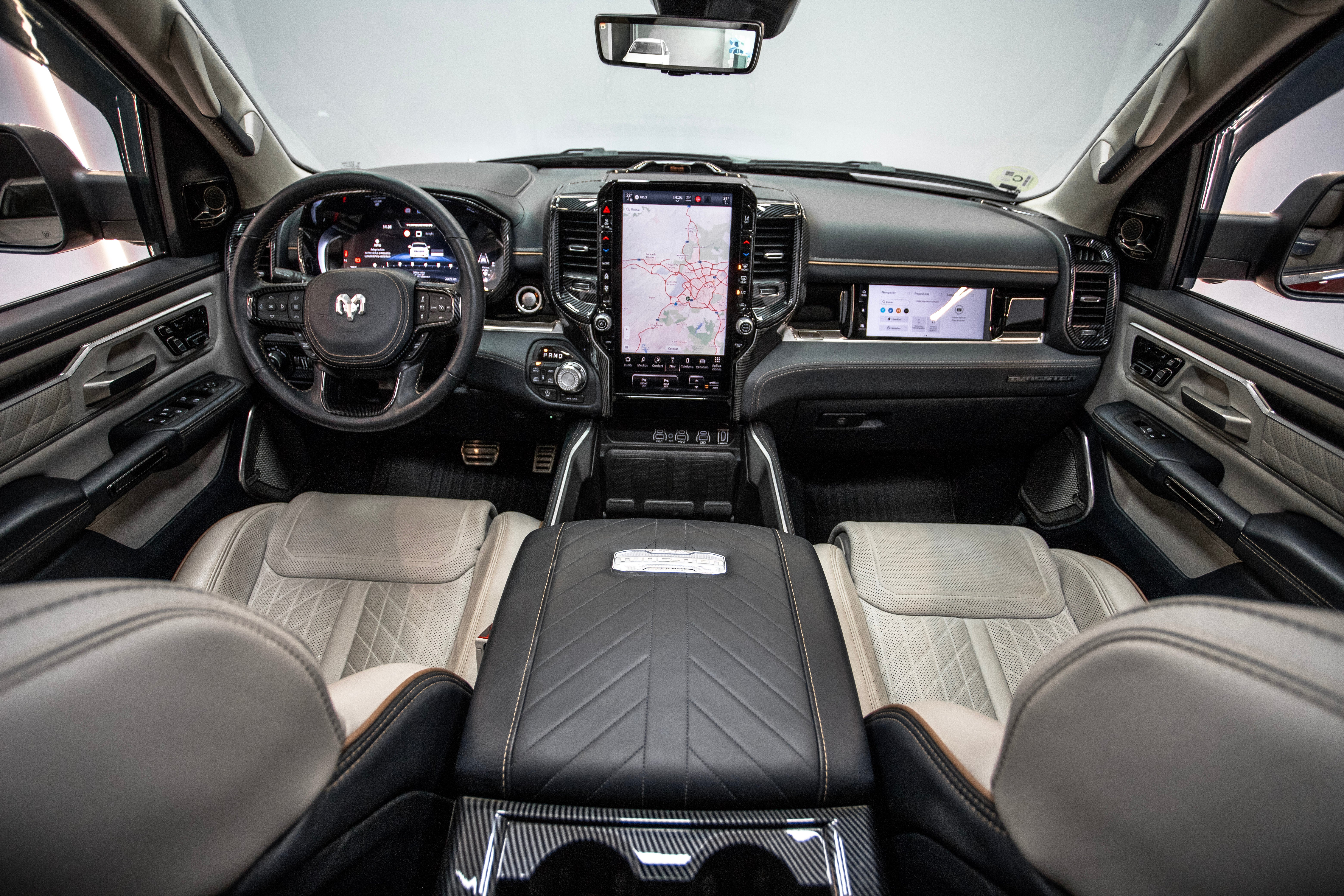 DODGE RAM TUNGSTEN DOBLE CABINA