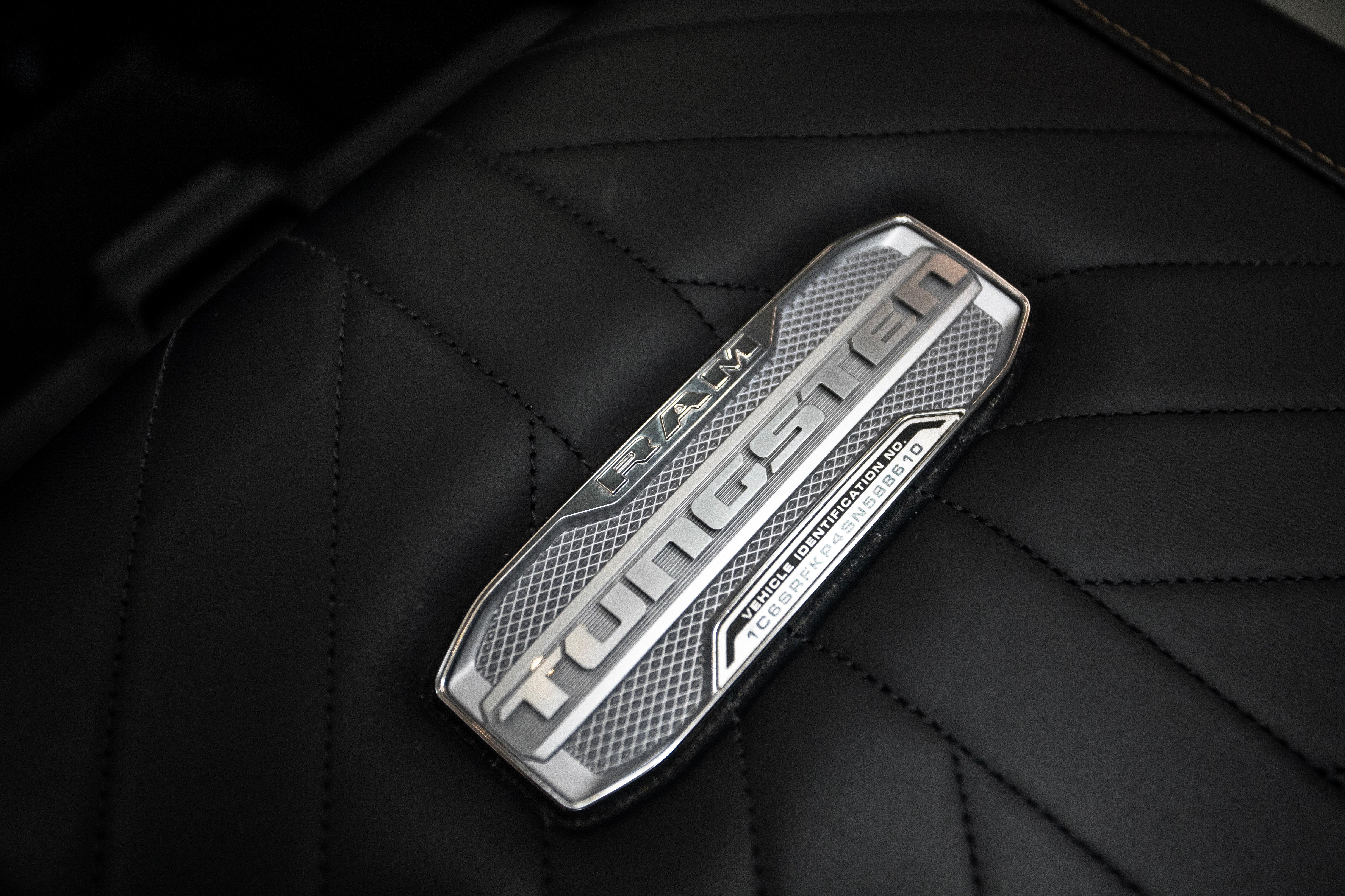 DODGE RAM TUNGSTEN DOBLE CABINA