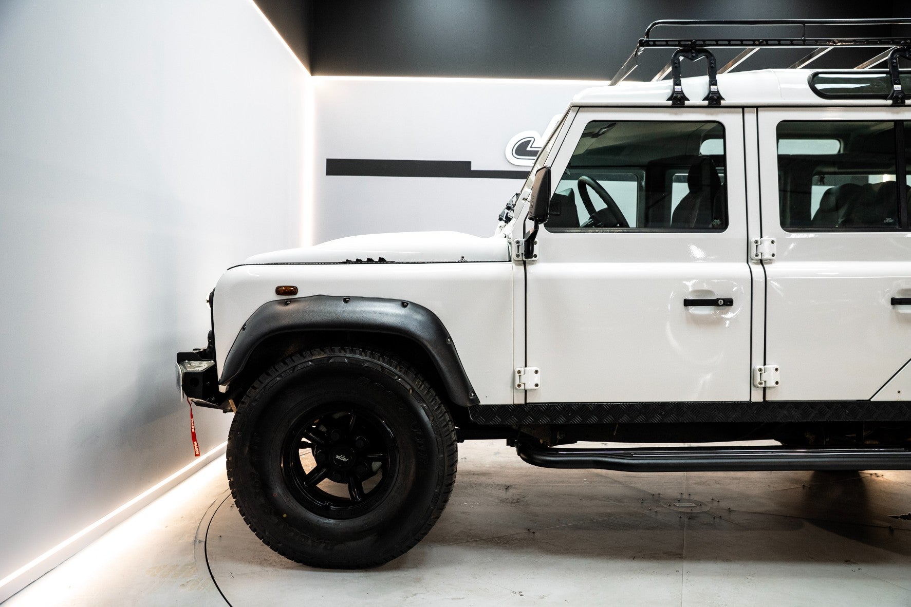 Land Rover Defender 110 SW E