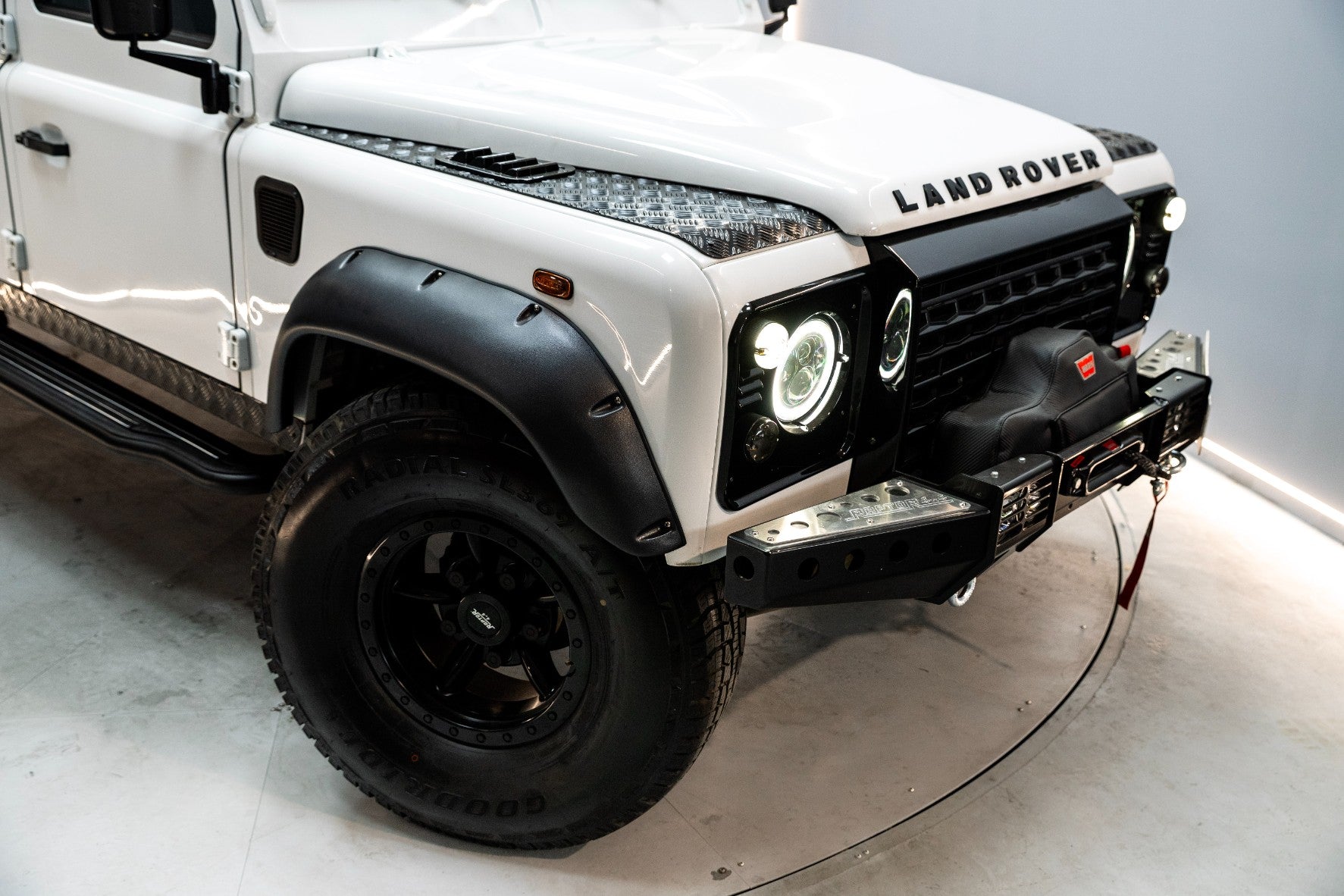 Land Rover Defender 110 SW E