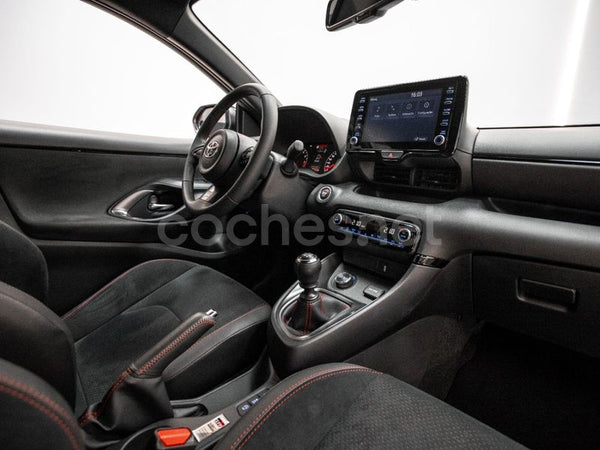 TOYOTA GR Yaris 1.6 192kW RZ Circuit Pack 3p.