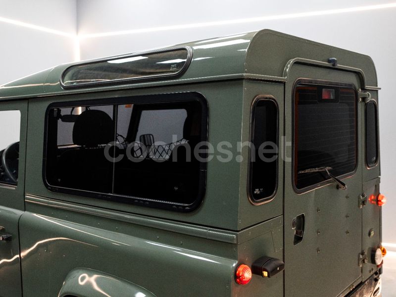 LAND-ROVER Defender 90 SW S 3p.