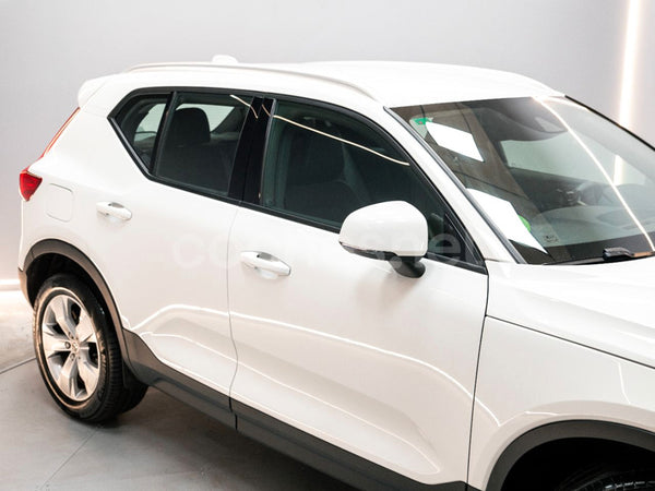 VOLVO XC40 2.0 D3 Momentum Auto 5p.