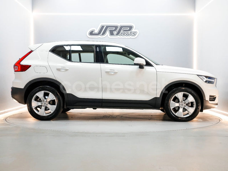 VOLVO XC40 2.0 D3 Momentum Auto 5p.