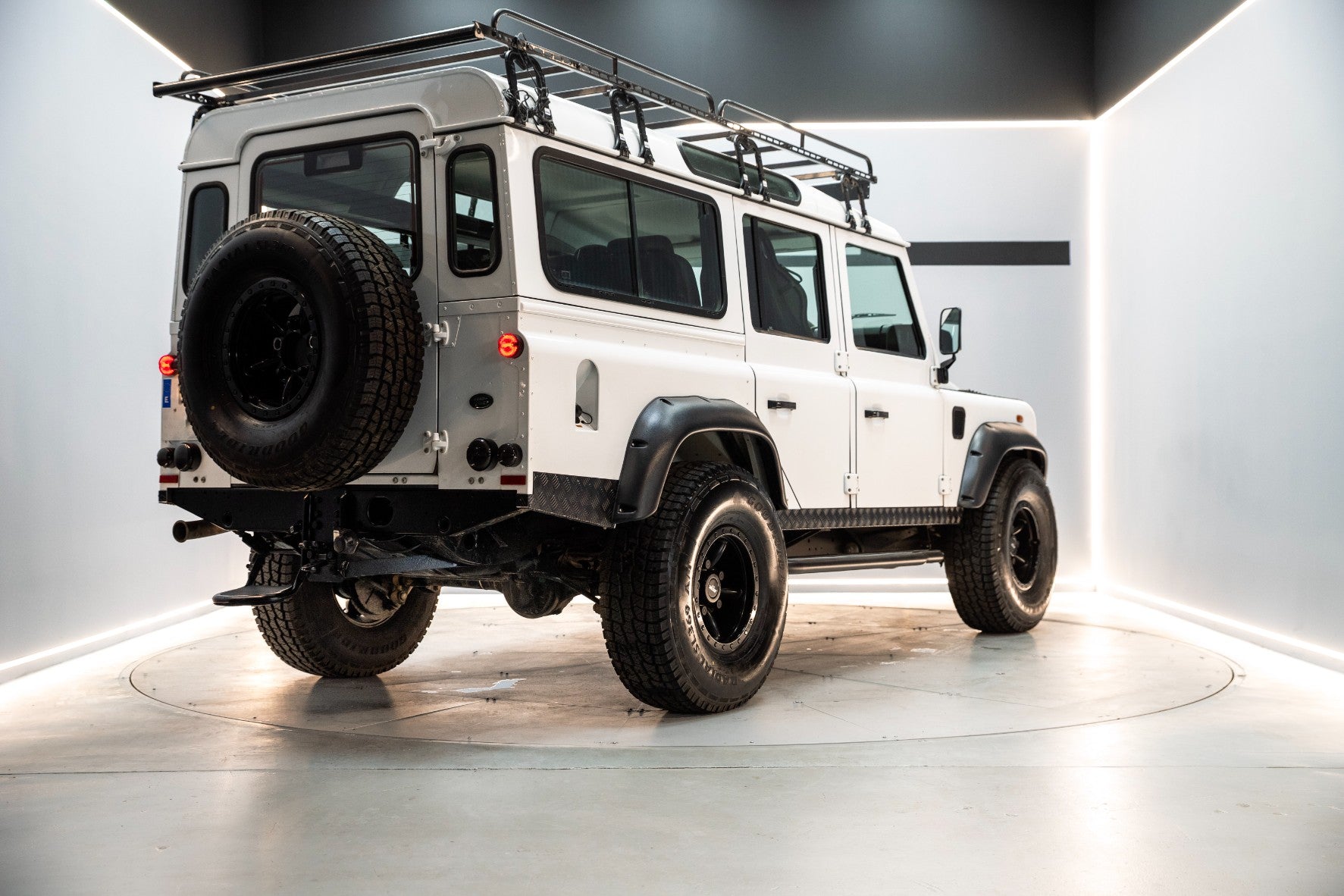 Land Rover Defender 110 SW E