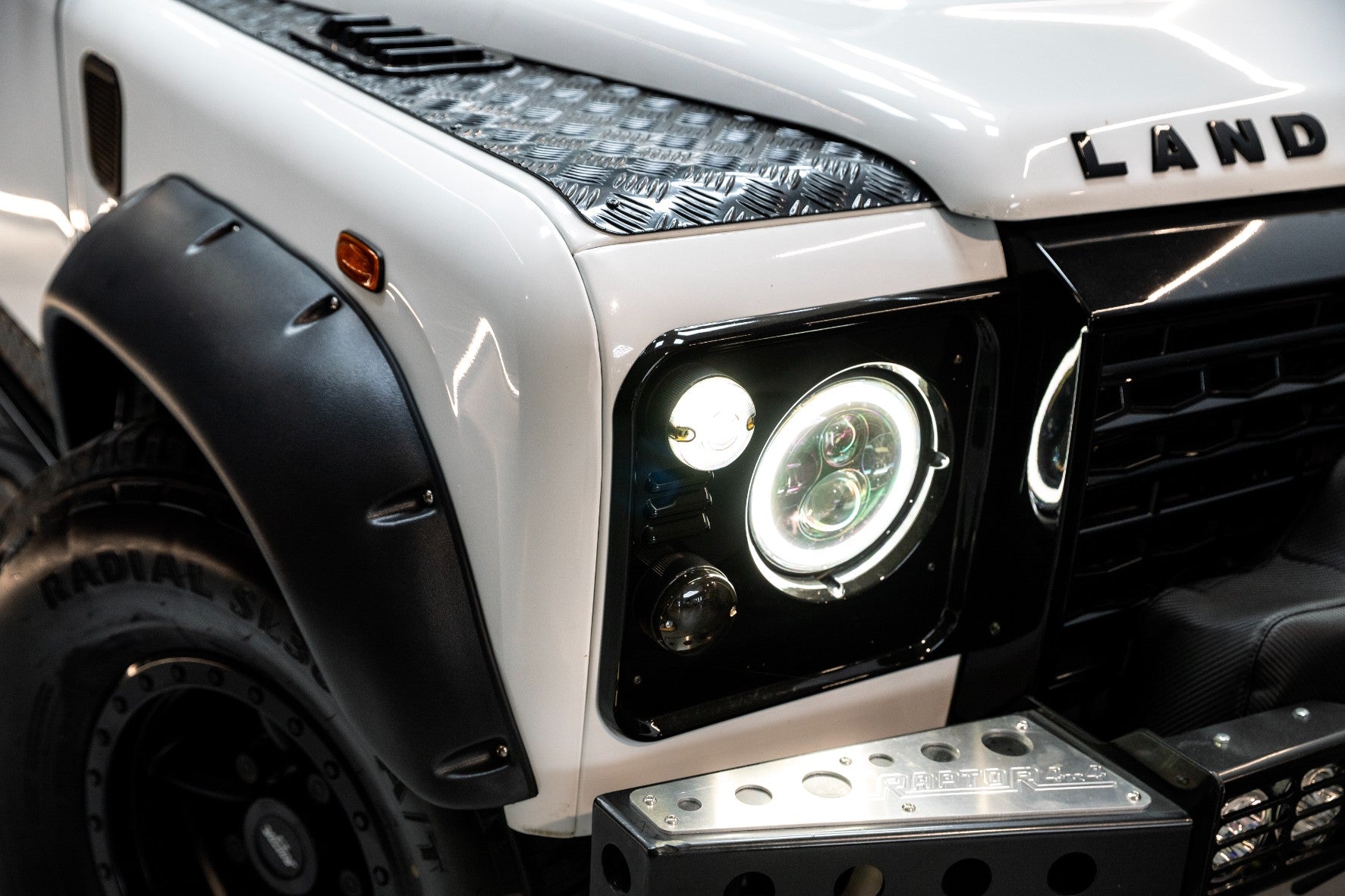 Land Rover Defender 110 SW E