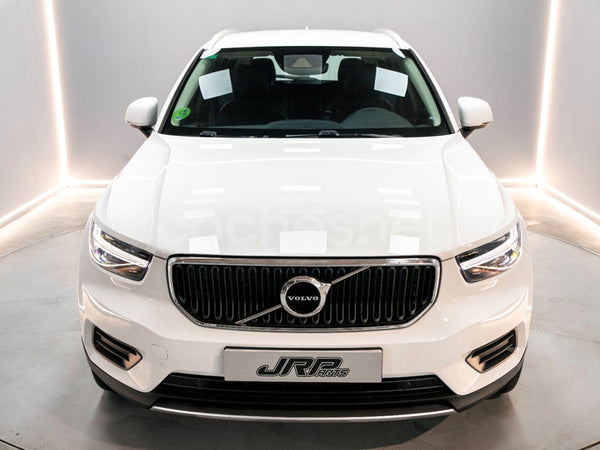 VOLVO XC40 2.0 D3 Momentum Auto 5p.