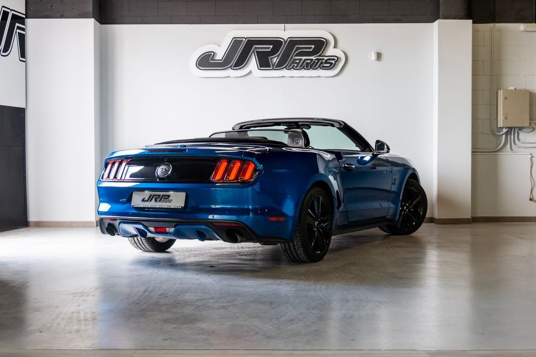 ford mustang convertible