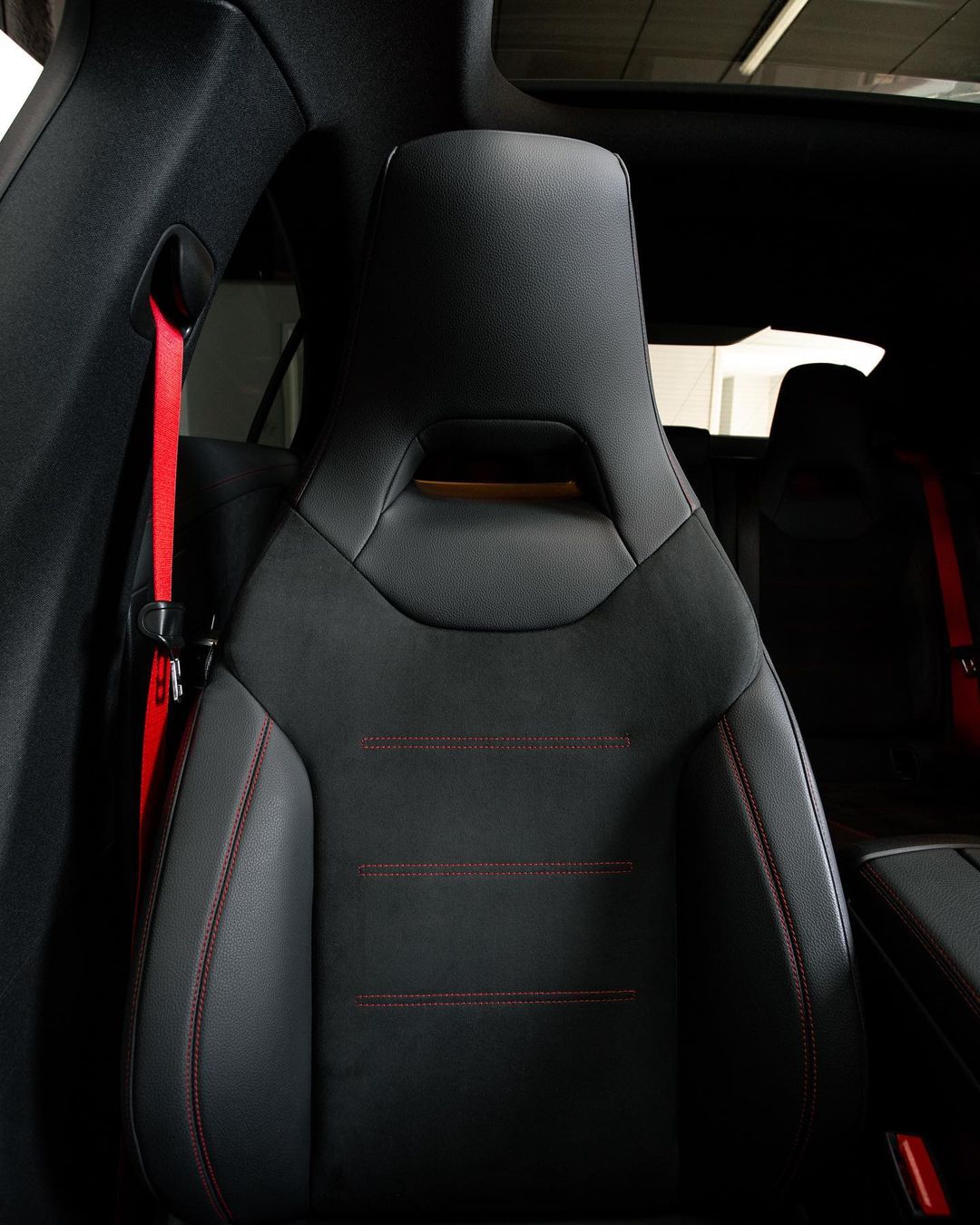 Mercedes CLA 35 AMG AKRAPOVIC