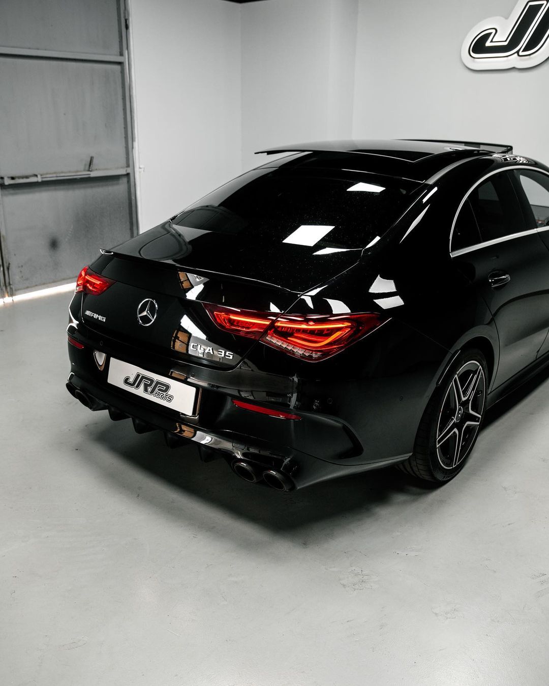Mercedes CLA 35 AMG AKRAPOVIC