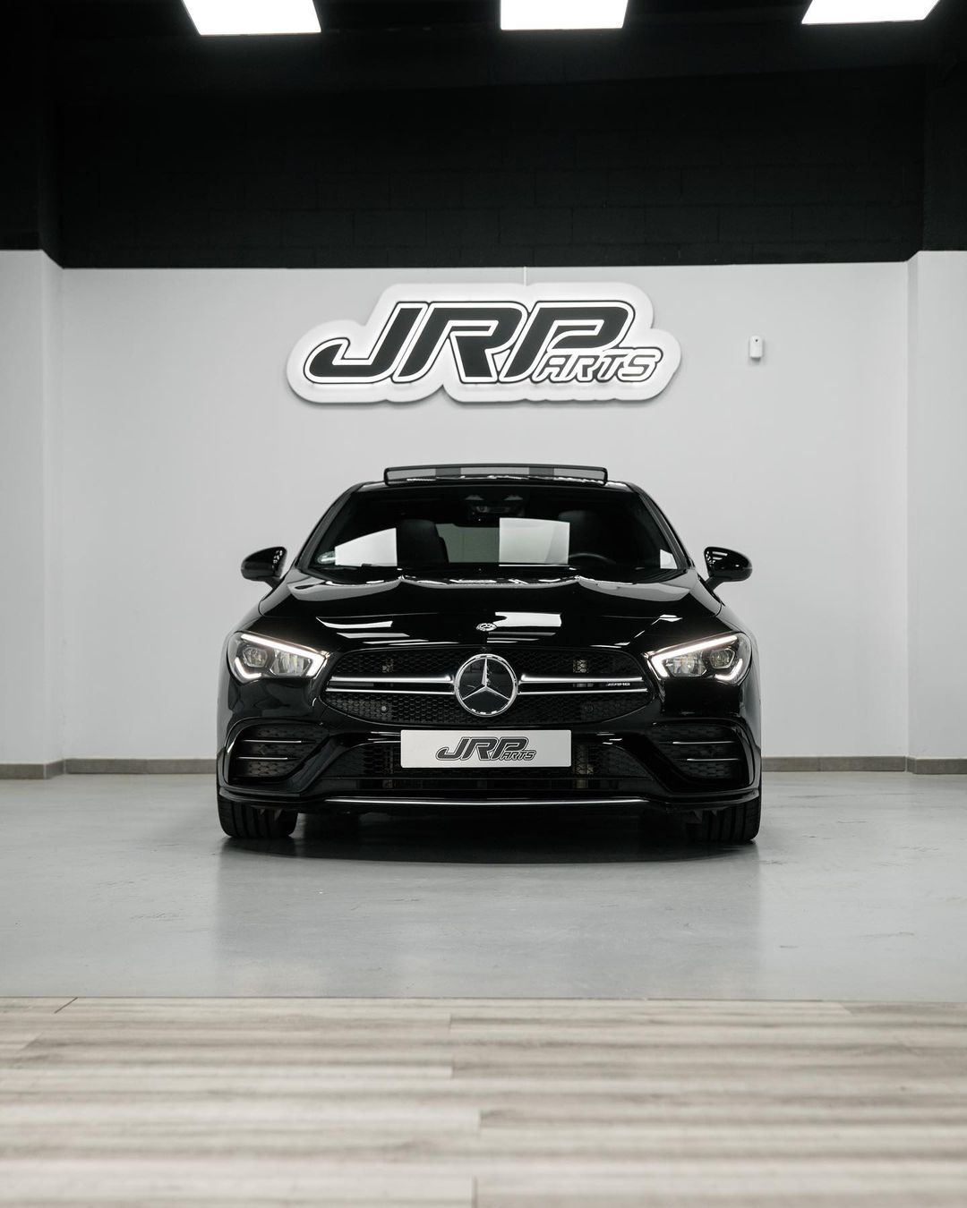 Mercedes CLA 35 AMG AKRAPOVIC