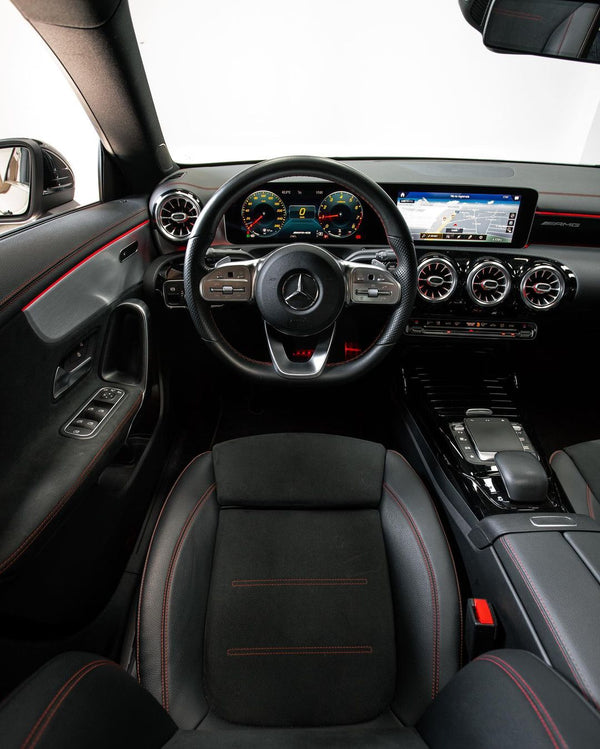 Mercedes CLA 35 AMG AKRAPOVIC