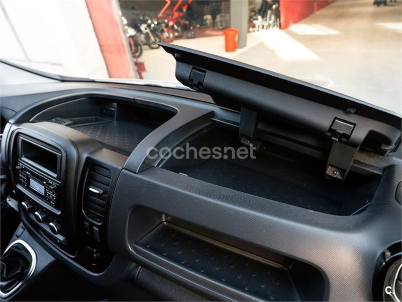 RENAULT Trafic Furgon 29 L1H1 Energy BluedCi 107 kW 4p.
