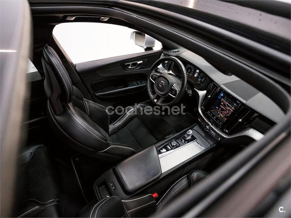 VOLVO XC60 2.0 T8 AWD RDesign Auto