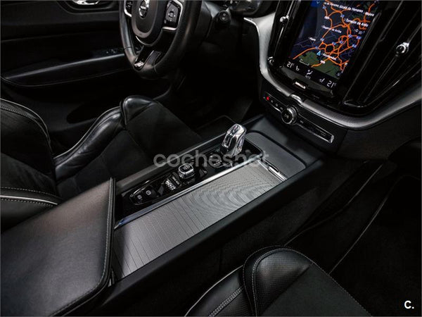 VOLVO XC60 2.0 T8 AWD RDesign Auto