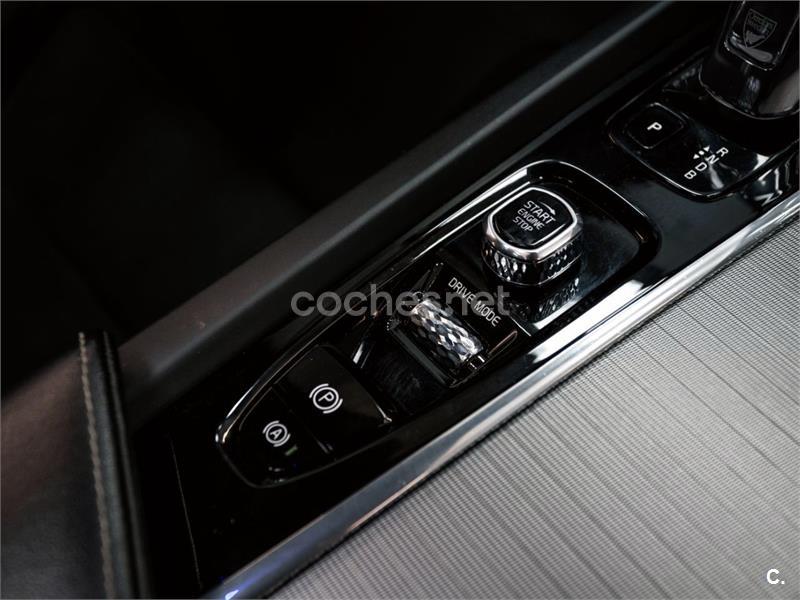 VOLVO XC60 2.0 T8 AWD RDesign Auto