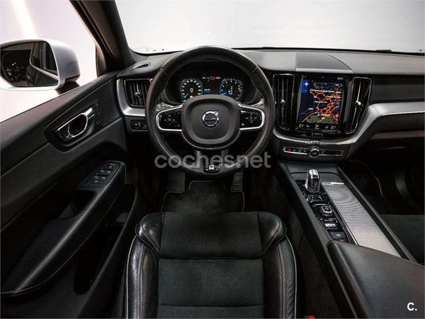 VOLVO XC60 2.0 T8 AWD RDesign Auto